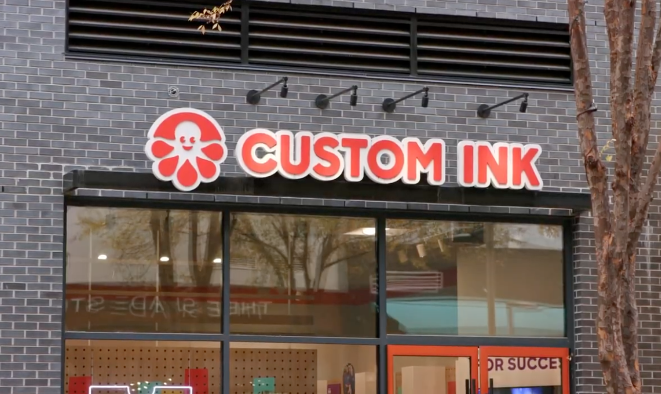 Custom Ink optimizes efficiency by 20% by consolidating communications on Dialpad